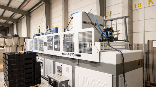 Smart Packaging Solutions takes new tray erection machines into service