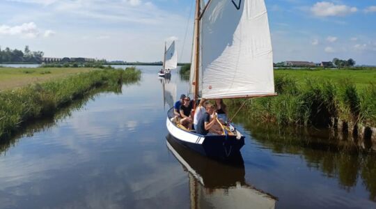 Smart Loenen sponsort ‘Het Verhaal van het Apeldoorns Kanaal’